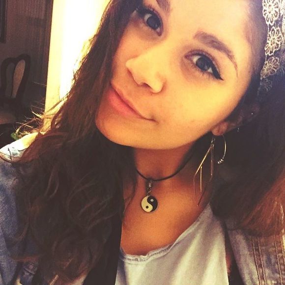 Meet your Posher, Monica - Picture 1 of 1